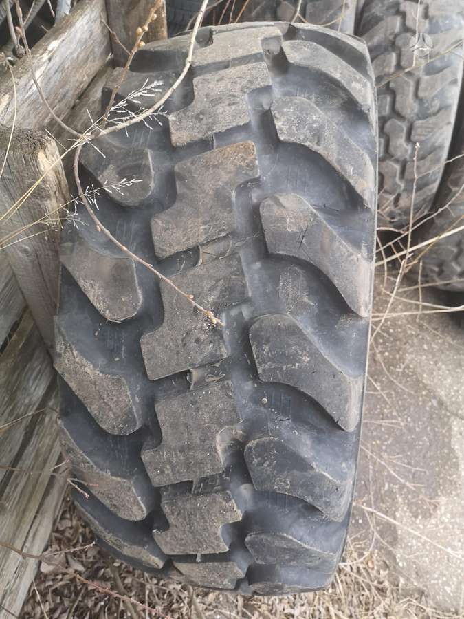 Alliance A-606 365/70 R18