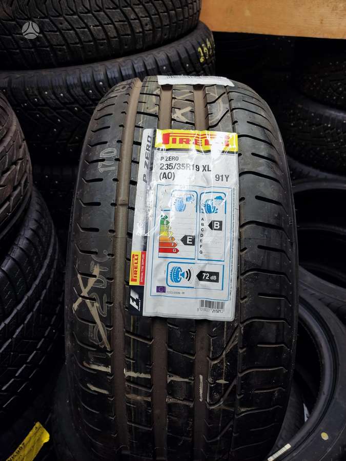 Pirelli P Zero, летние 235/35 R19