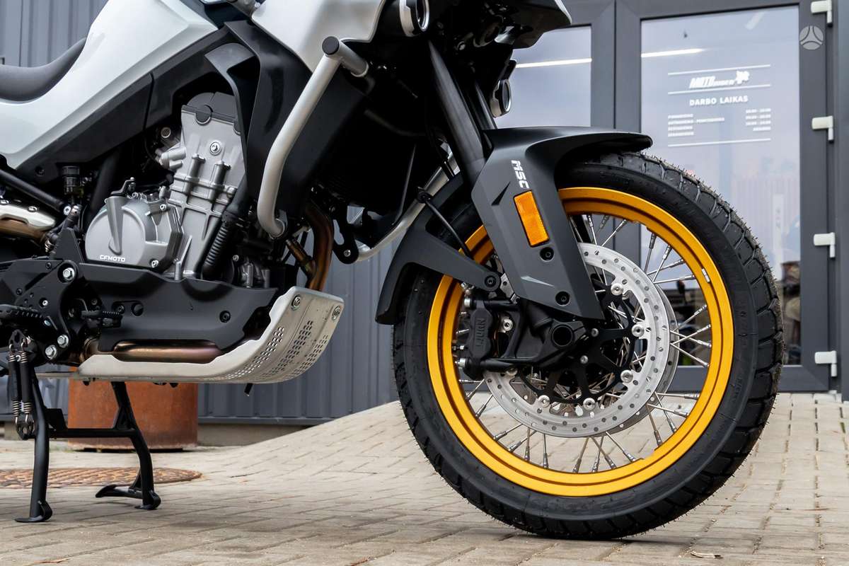 CFMOTO 800 Explore 799cc, touring / sport touring