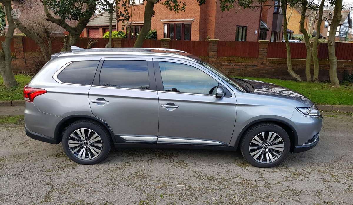 Mitsubishi Outlander rezerves daļās