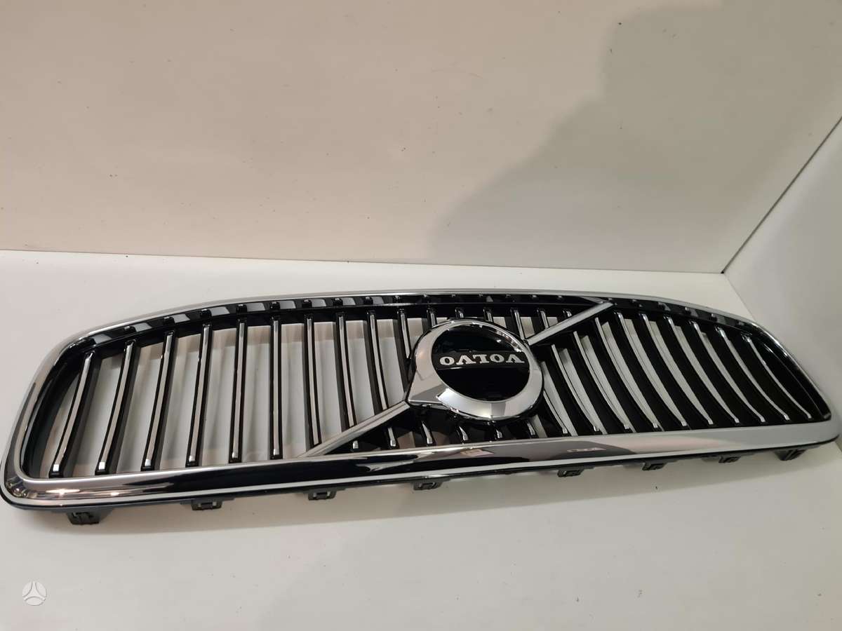 Volvo S90 lights, front grill