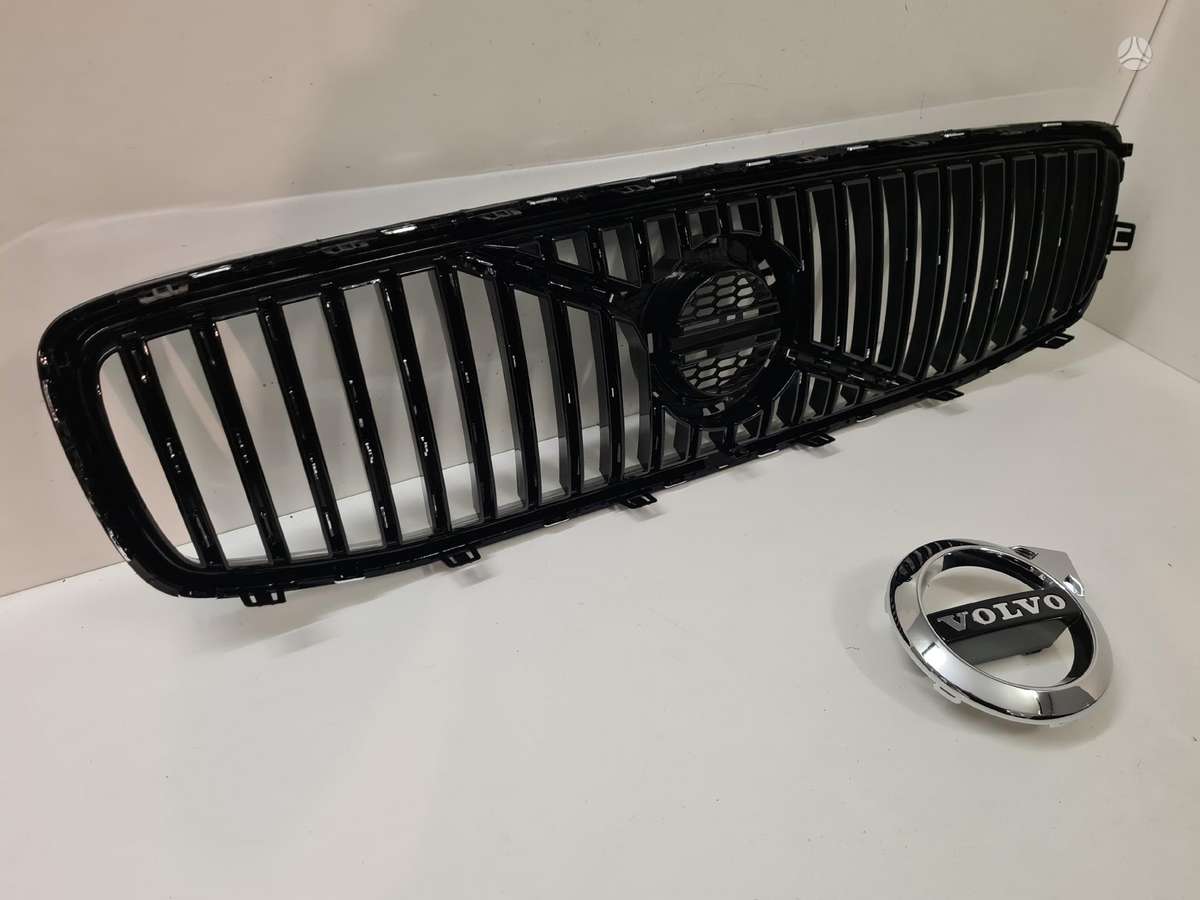 Volvo S90 lights, front grill