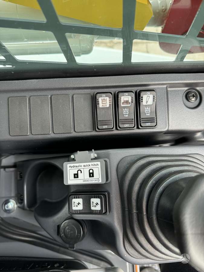 Takeuchi TL 8 R2, мини-погрузчики