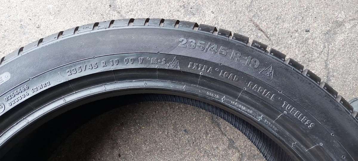Continental, winter 235/45 R19