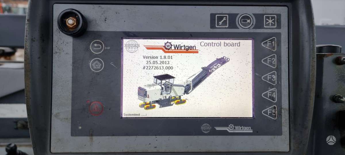 Wirtgen W210, kelių tiesimo mašinos
