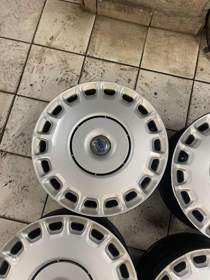 Volvo, plieniniai štampuoti, R16