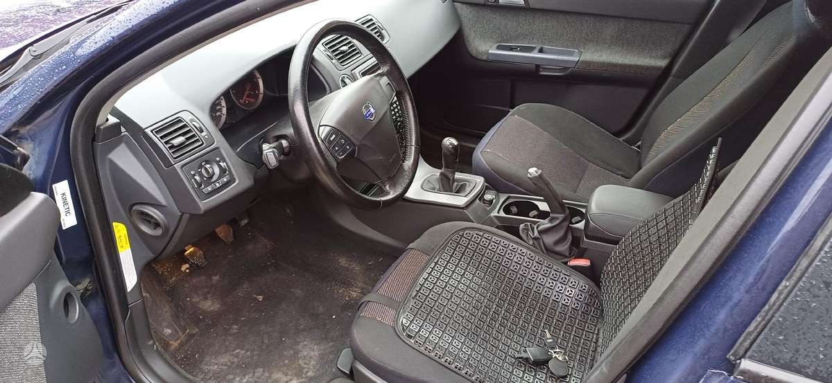 Volvo V50 dalimis