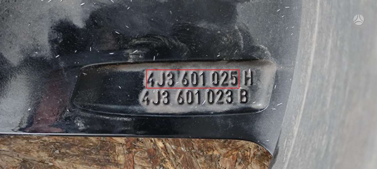 Audi e-tron, 4J3601025, Cen13639