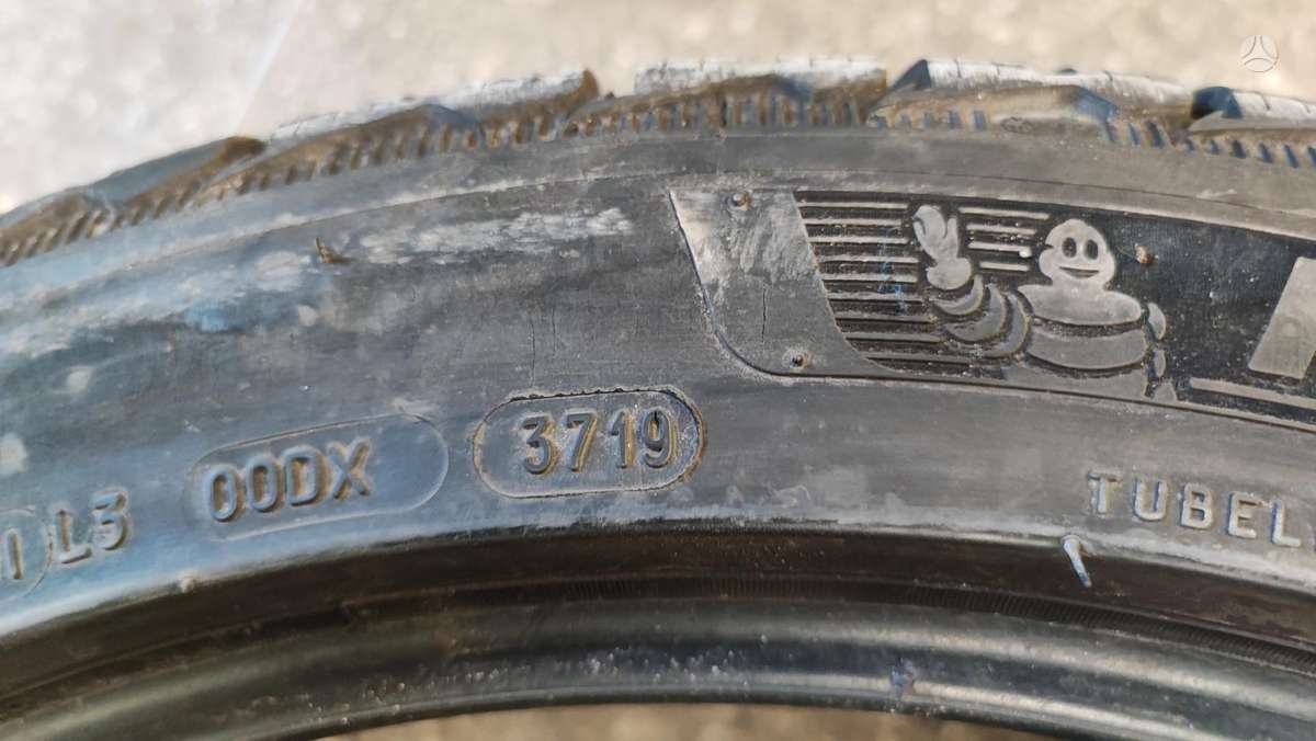 Michelin +255/40-20, winter 295/35 R20