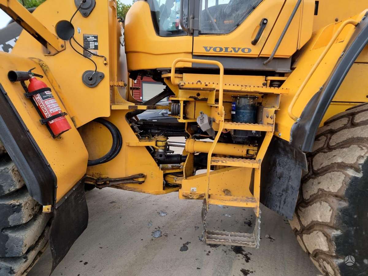 Volvo L180 F, frontal loader