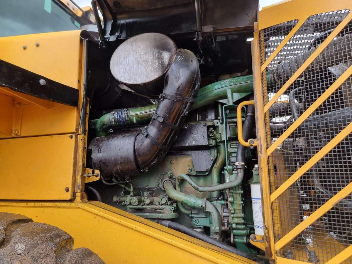 Volvo L180 F, frontal loader