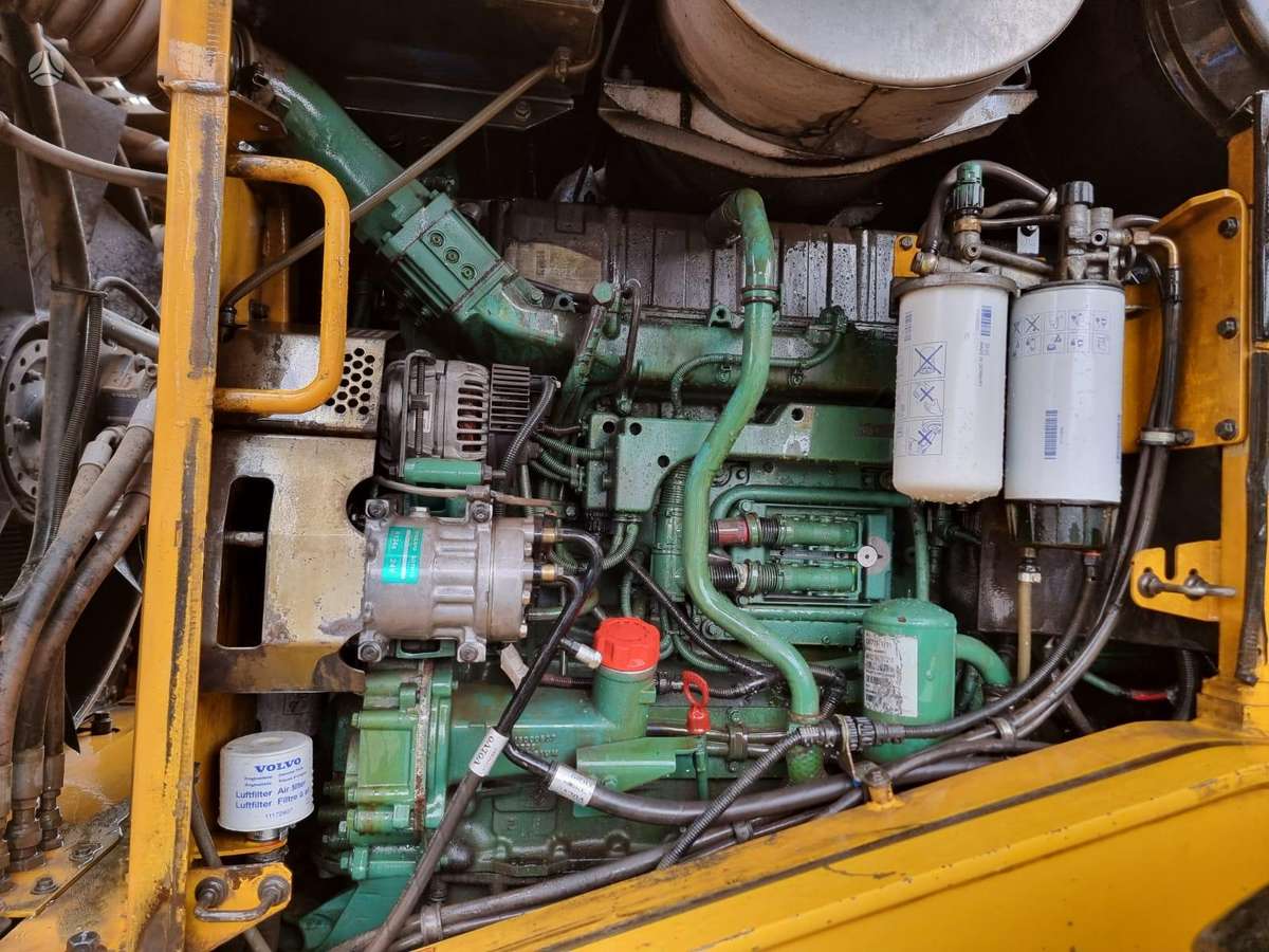 Volvo L180 F, frontal loader