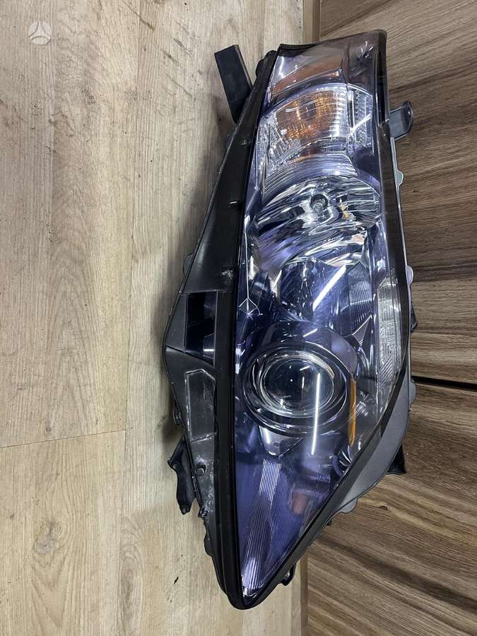 Lexus RX 450h žibintai