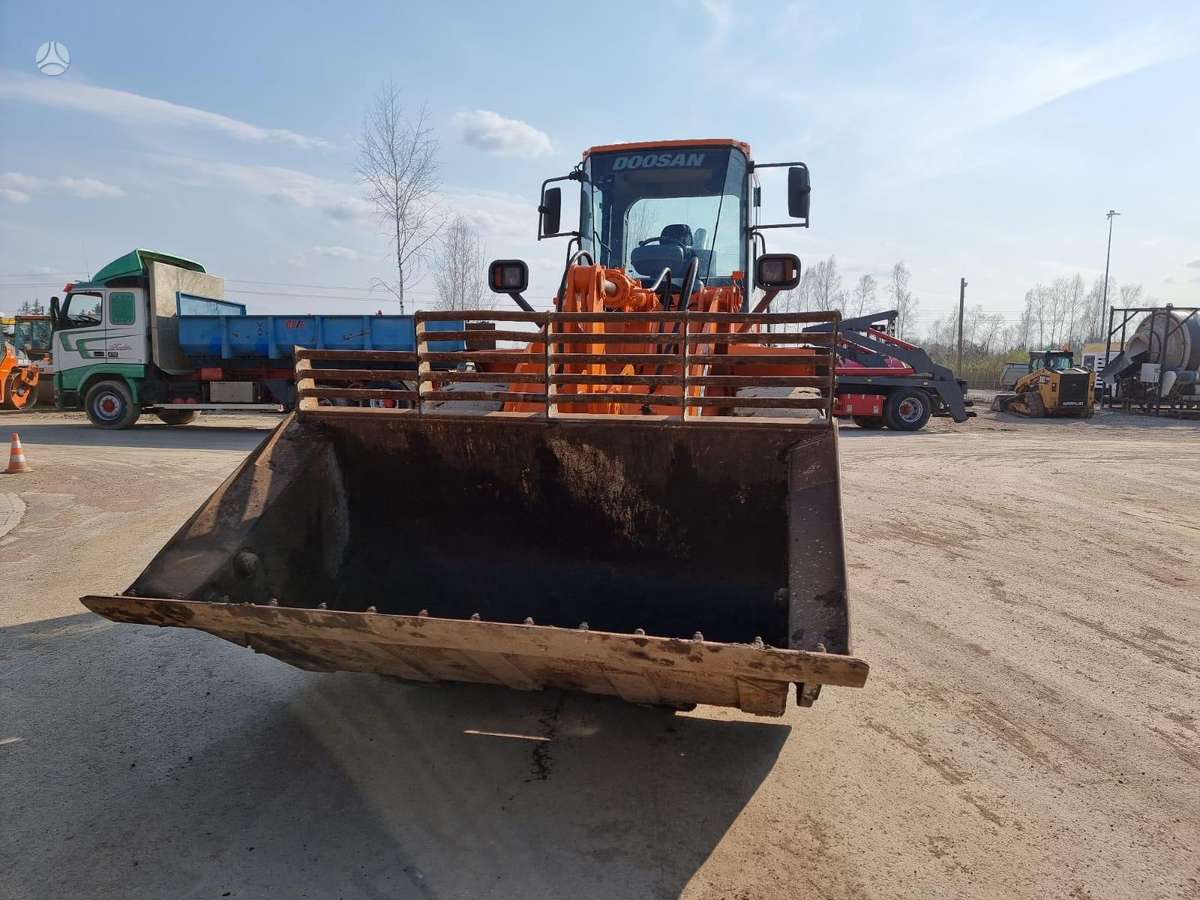 Doosan DL200, frontal loader