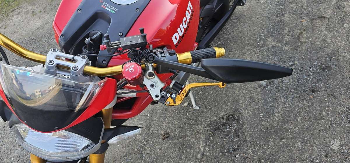 Ducati Monster 1100cc, street / classic