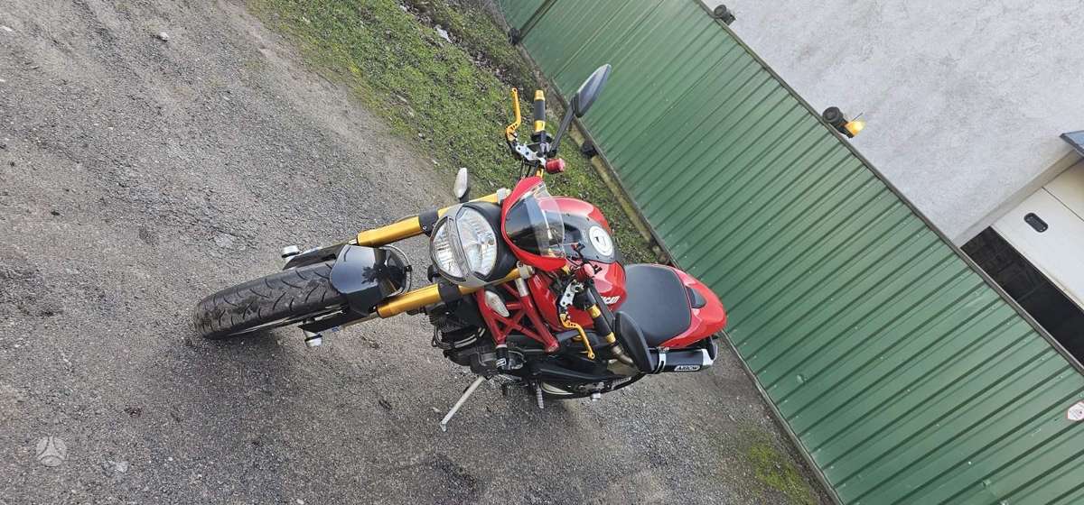 Ducati Monster 1100cc, street / classic