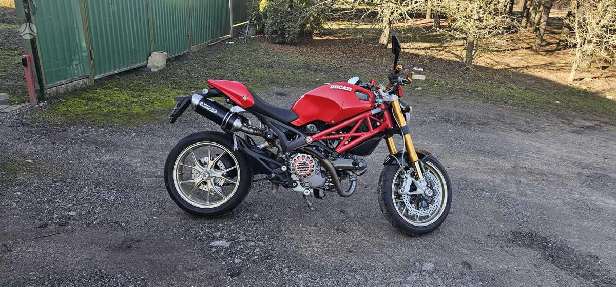 Ducati Monster 1100cc, street / classic
