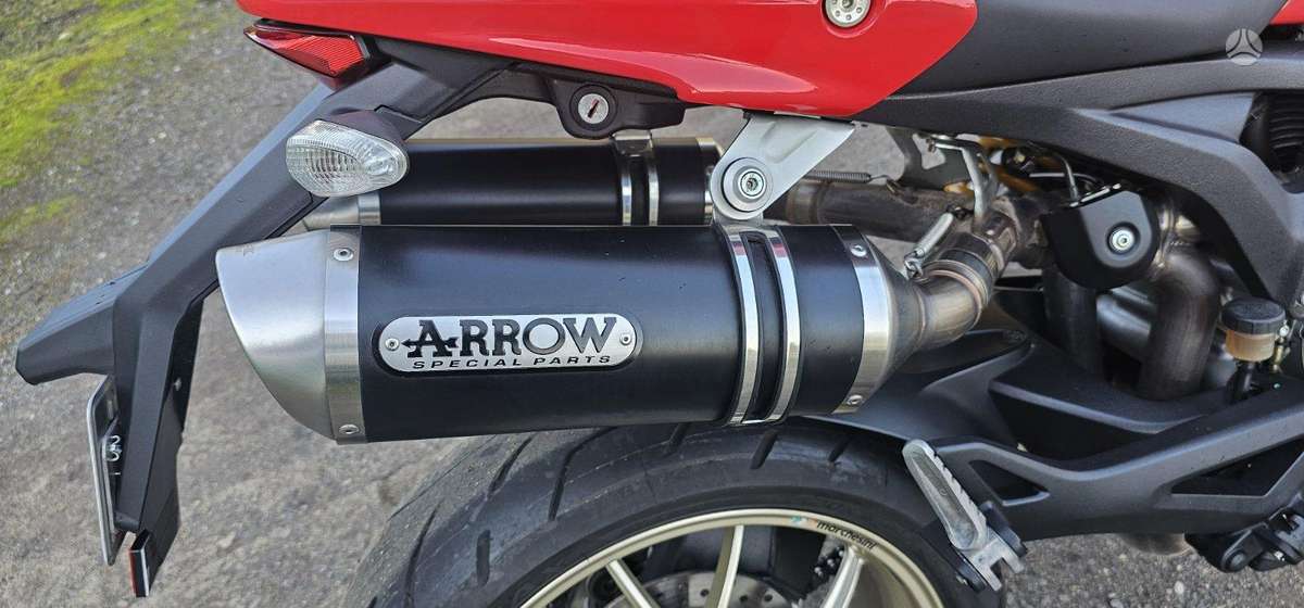 Ducati Monster 1100cc, street / classic