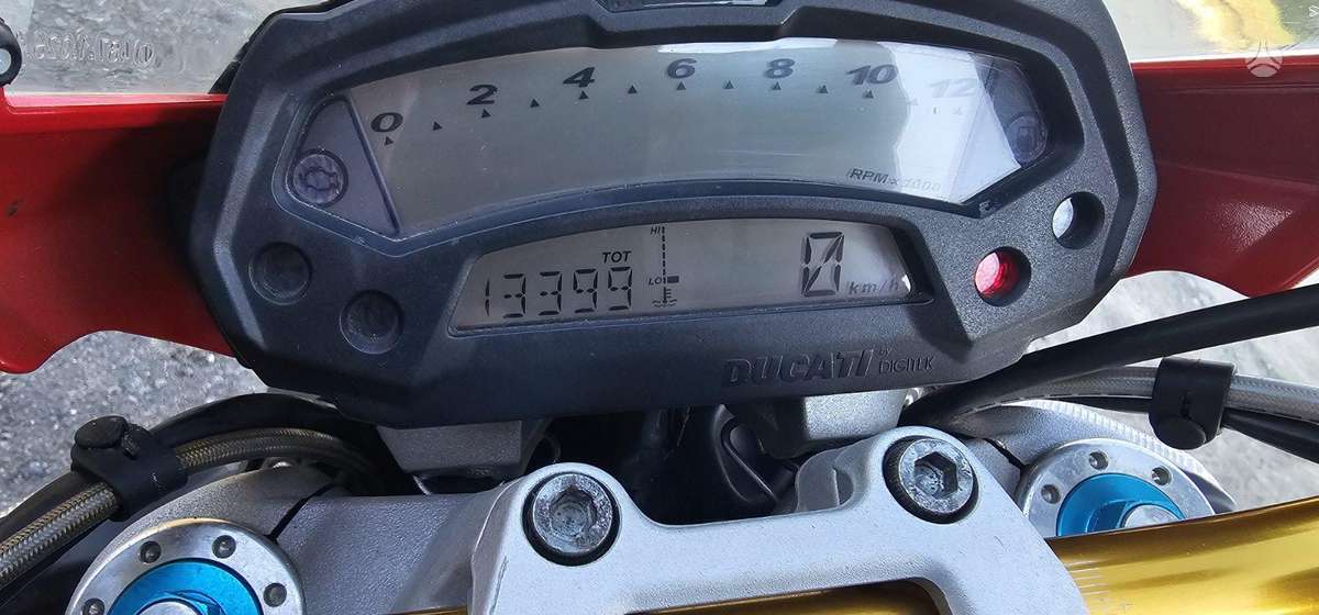 Ducati Monster 1100cc, street / classic