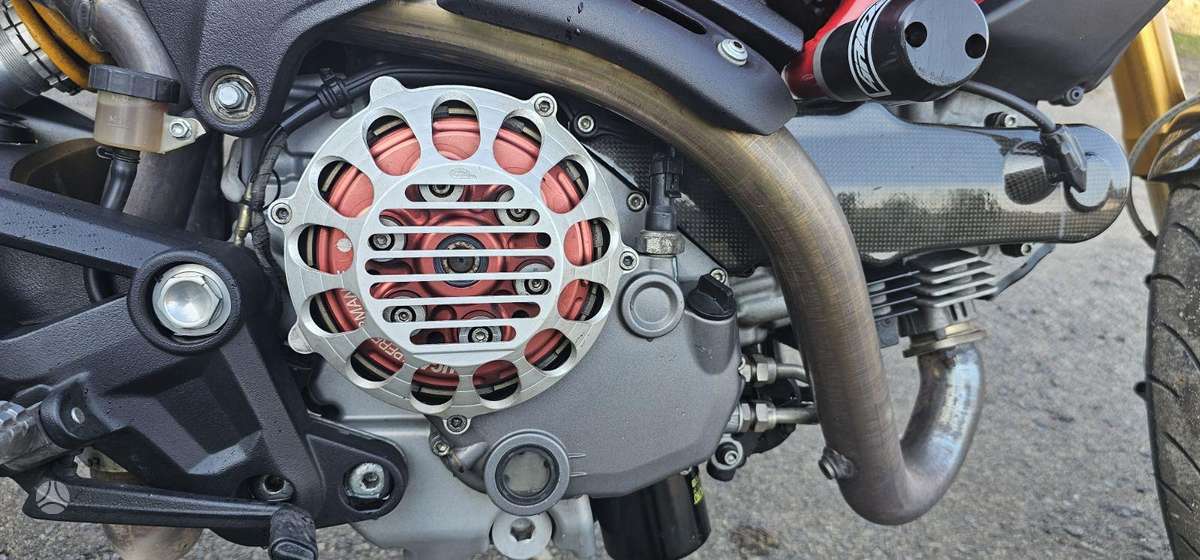 Ducati Monster 1100cc, street / classic