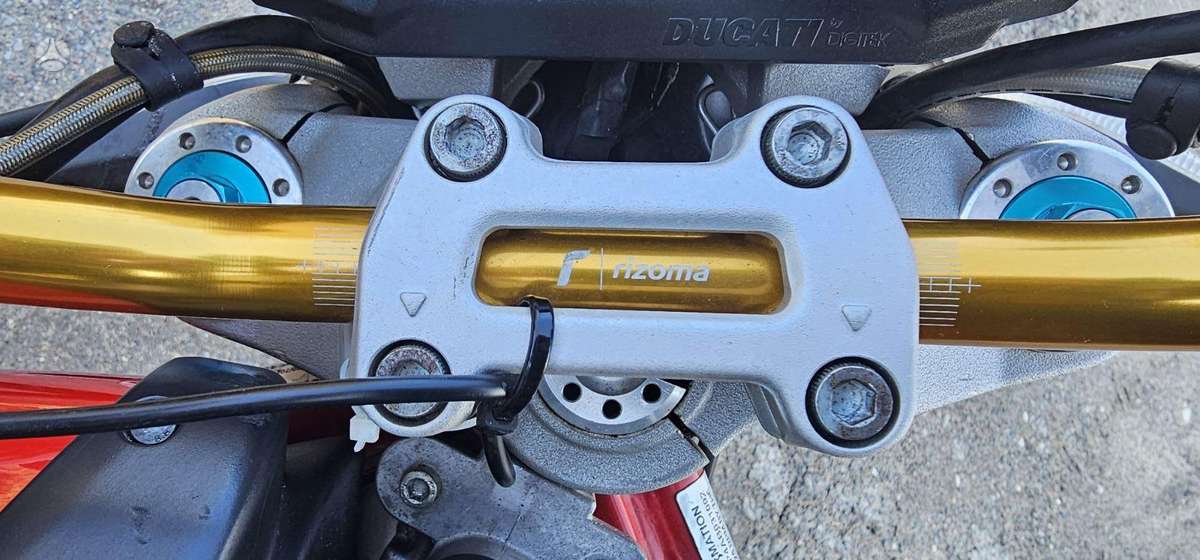 Ducati Monster 1100cc, street / classic