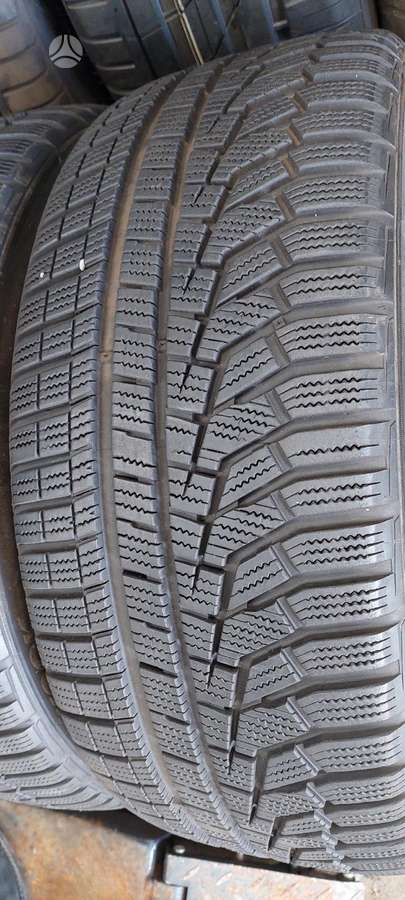 Hankook, winter 235/45 R19