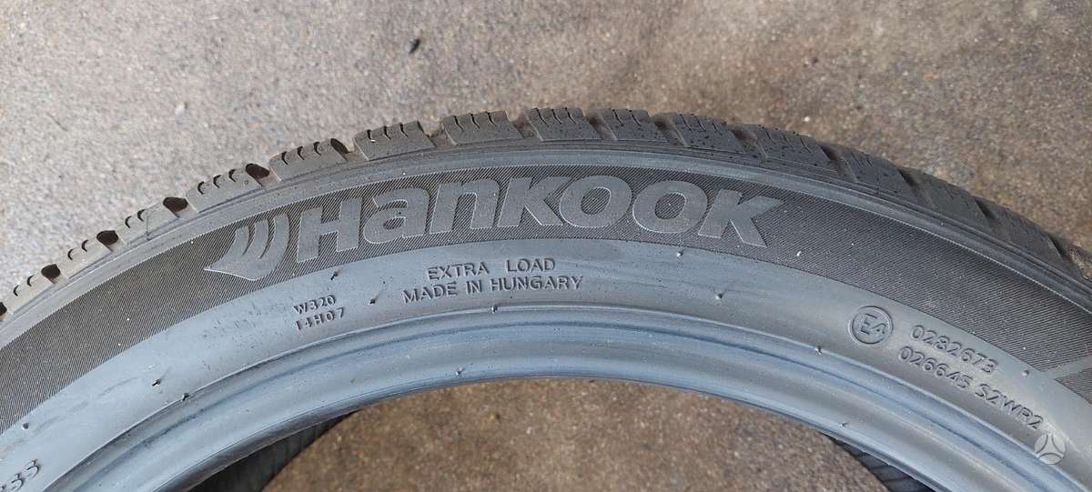Hankook, žieminės 235/45 R19