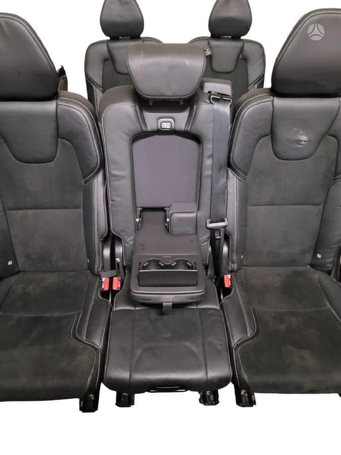 Volvo XC90 salono detalės