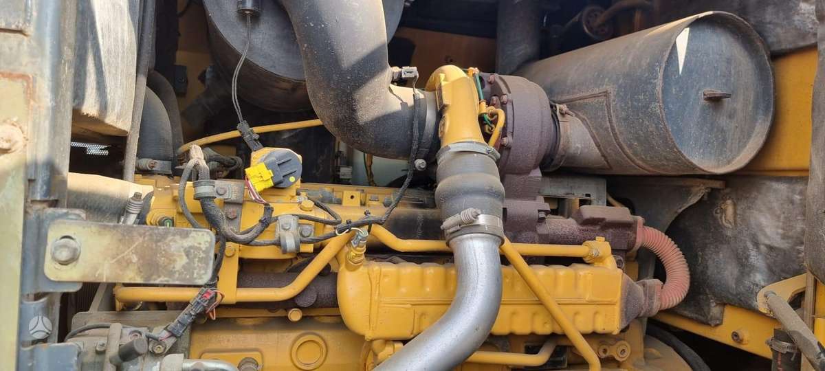 Bell L 2106E, frontal loader