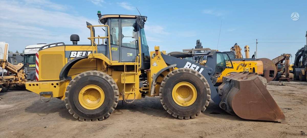 Bell L 2106E, фронтальные погрузчики