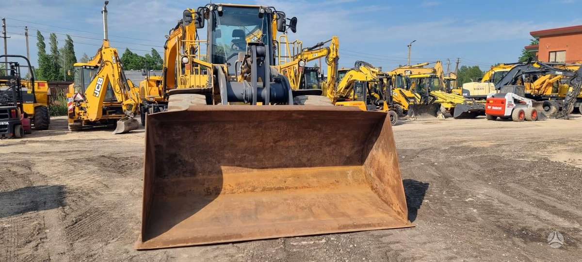Bell L 2106E, frontal loader