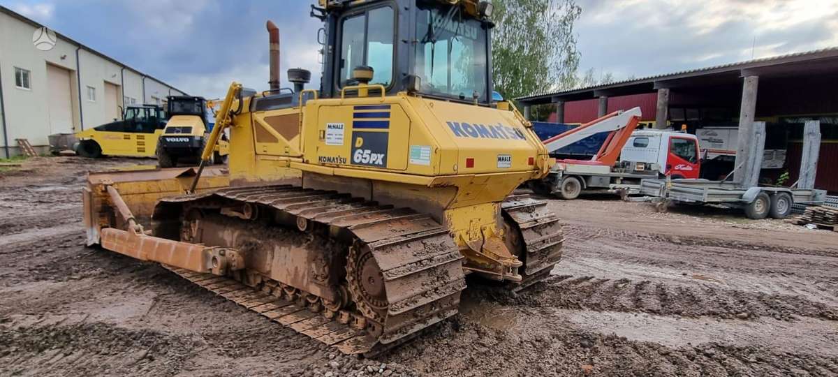 Komatsu D65PX-17, bulldozer