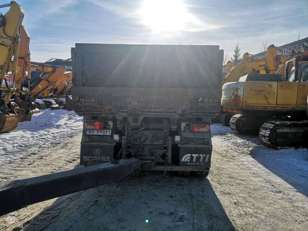 Scania R560 8×4, savivarčiai