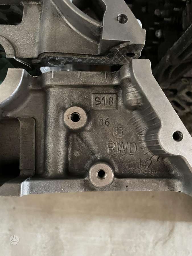 Ford Transit, RWD, variklio galvutė