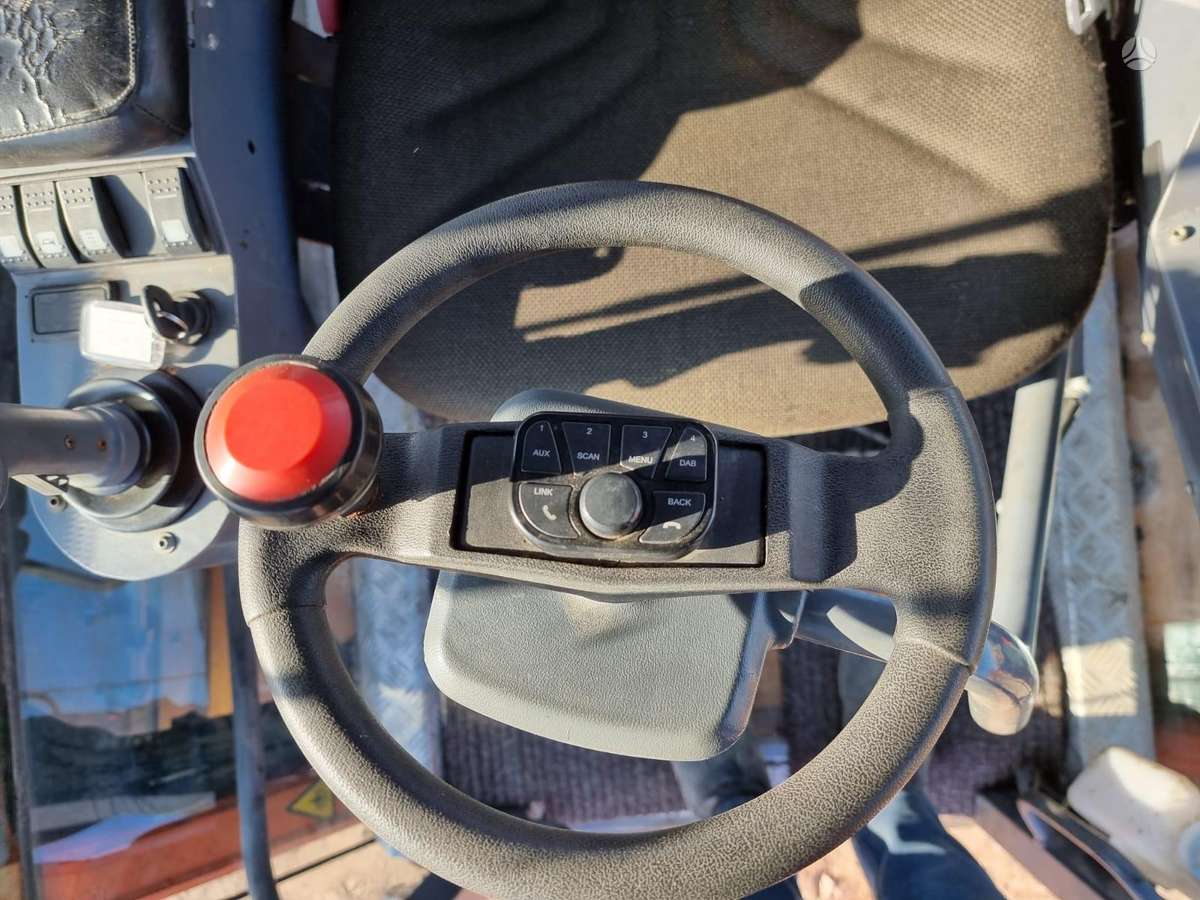 Hamm DV70V0, vibrator / compactor