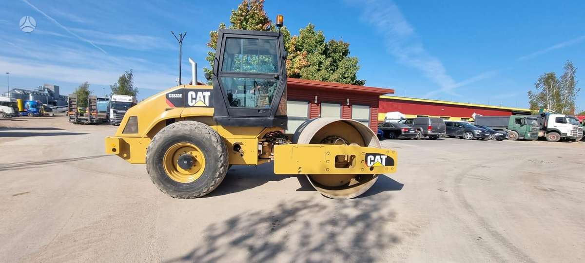 Caterpillar CS-533, vibrator / compactor