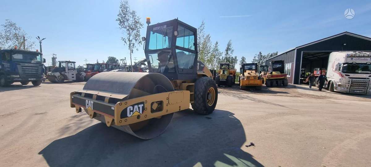 Caterpillar CS-533, вибромашины