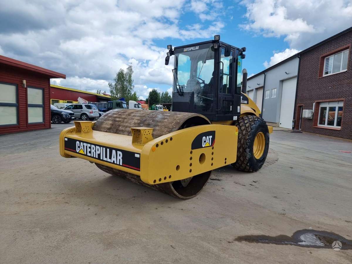 Caterpillar CS-683E, vibrator / compactor