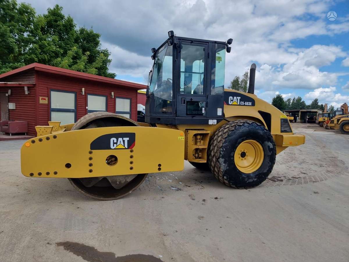 Caterpillar CS-683E, vibro technika