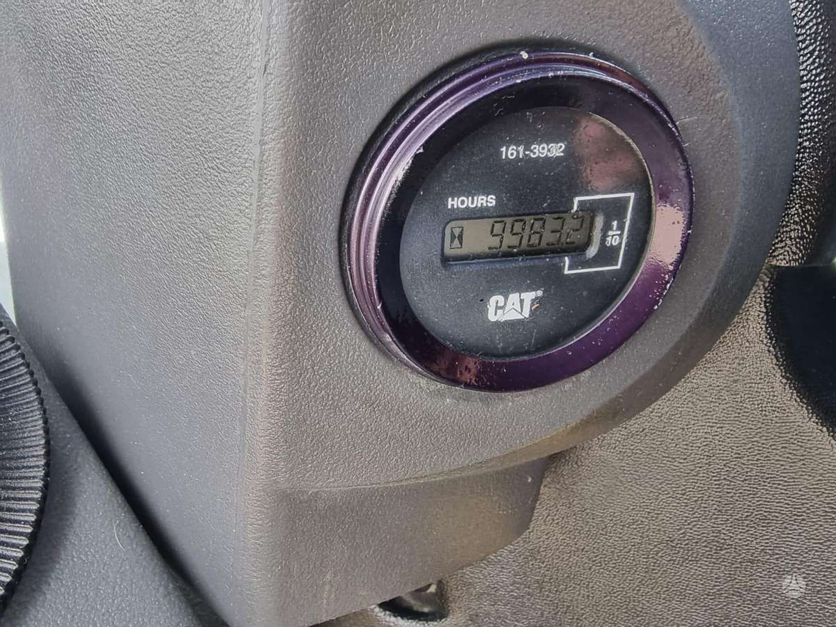 Caterpillar CS-683E, vibrator / compactor