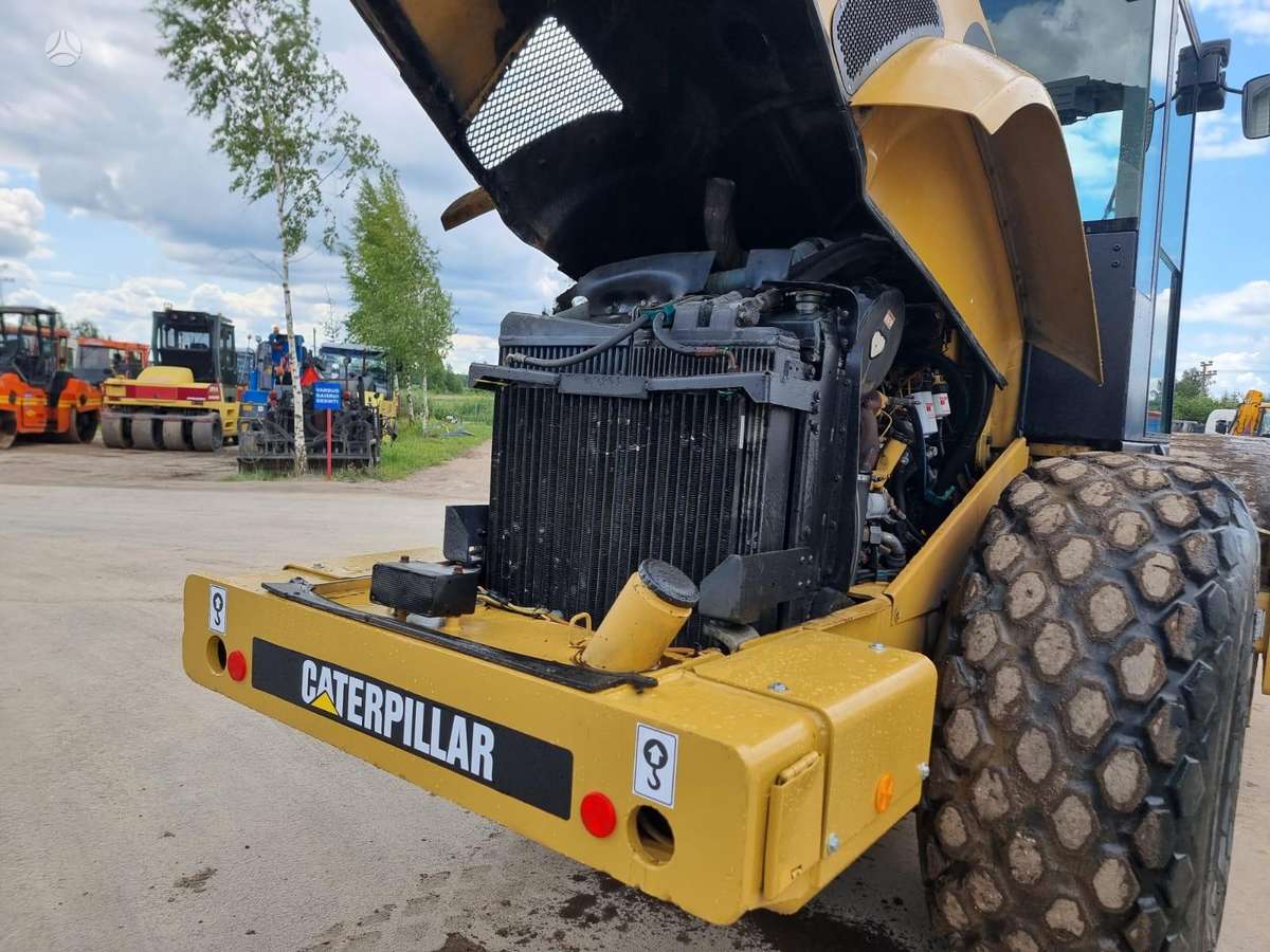 Caterpillar CS-683E, vibrator / compactor