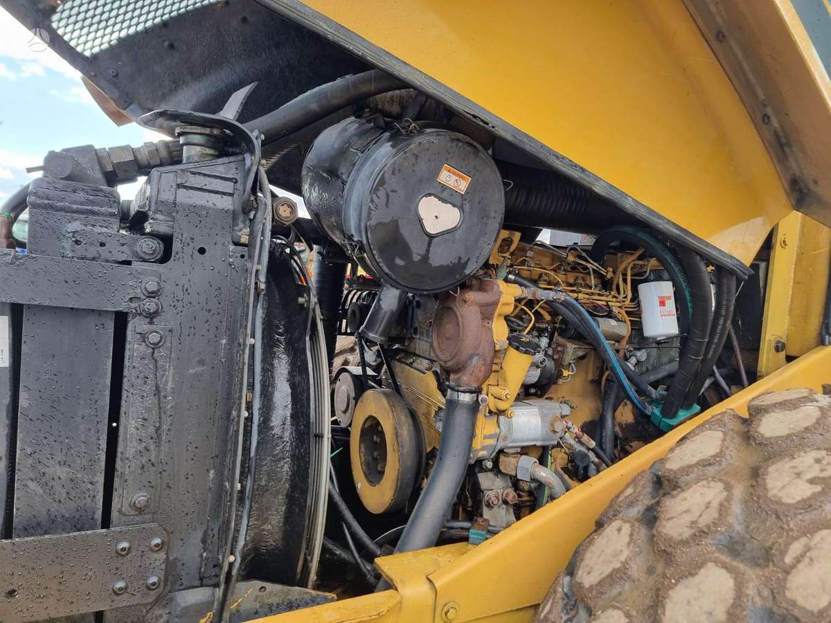 Caterpillar CS-683E, вибромашины