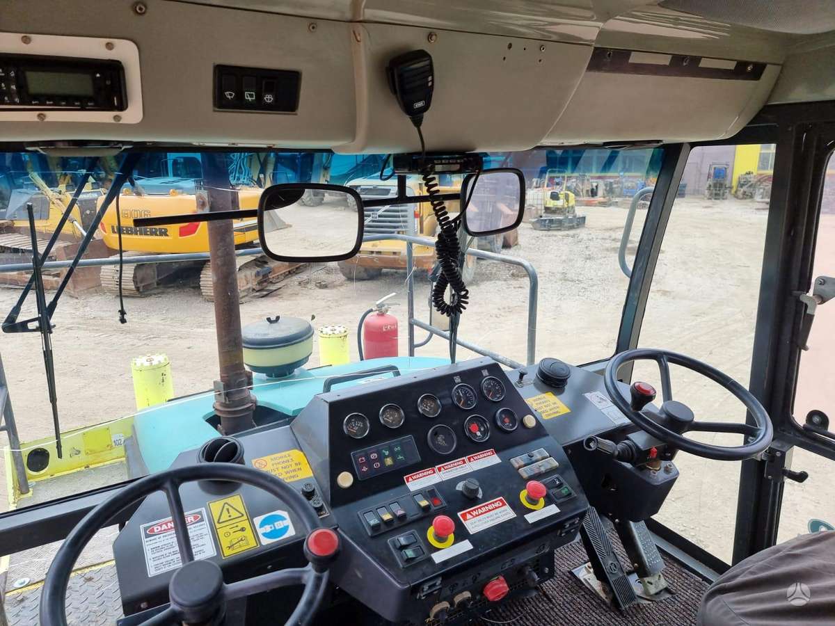 Ammann AP240, vibrator / compactor