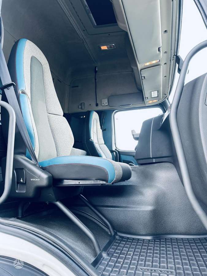 Volvo FM 460 Globetrotter, single sleeper