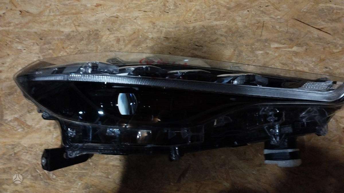 Toyota Corolla Cross kėbulo dalys