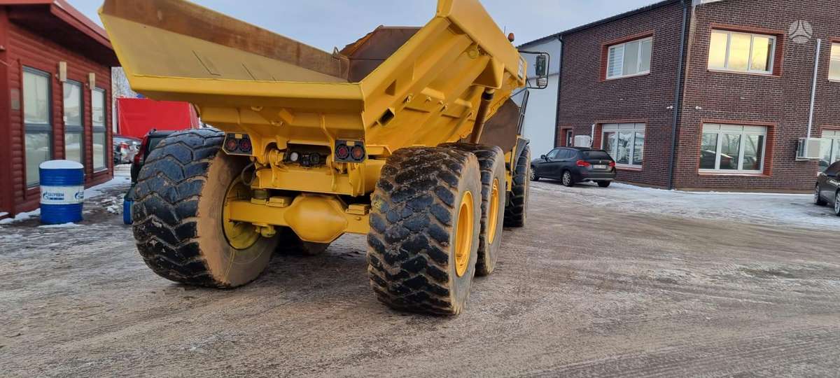 Bell B30D 6*6, самосвалы