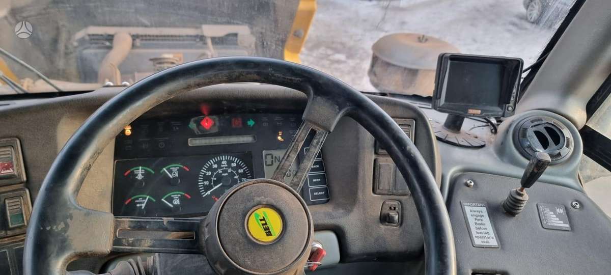 Bell B30D 6*6, самосвалы