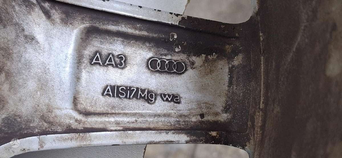 Audi A4 B8, lengvojo lydinio, R17