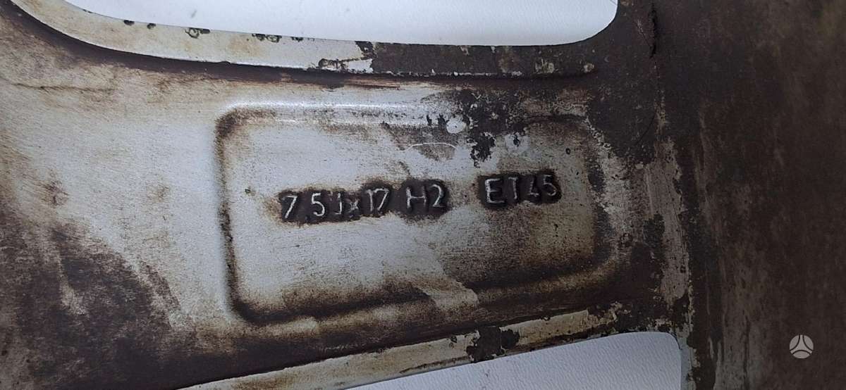 Audi A4 B8, lengvojo lydinio, R17