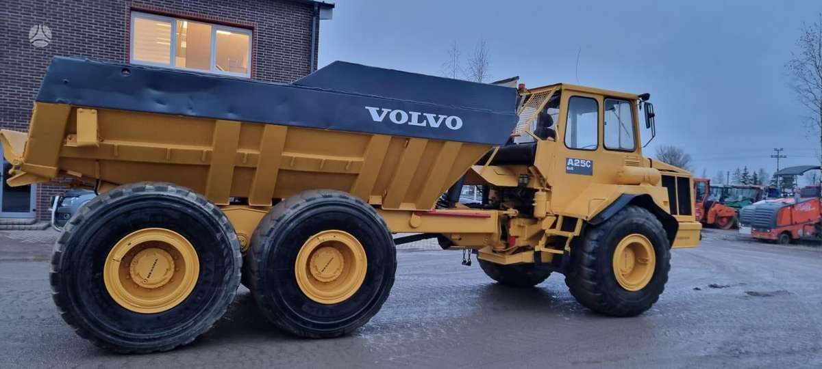 Volvo A25 C 6X6, самосвалы